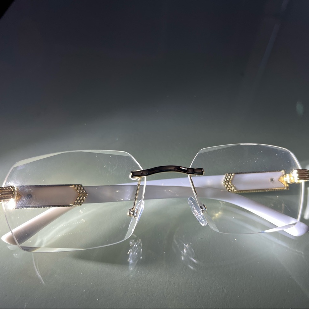 Stylish Marble-Patterned Glasses - image 5